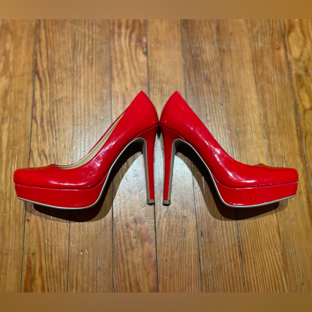 COPY - Chinese Laundry Patent Leather Red Platform Pumps size 6 - Picture 3 of 4